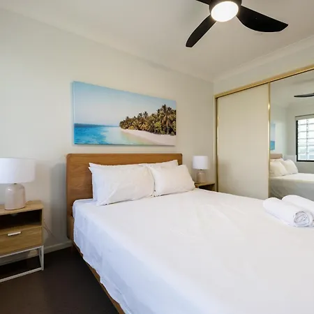Spacious Inner 2-bed With Parking And Balcony * Brisbane