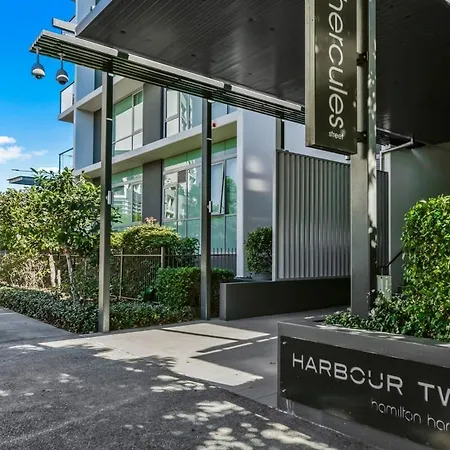 1-bedroom Riverfront With Pool Apartment *