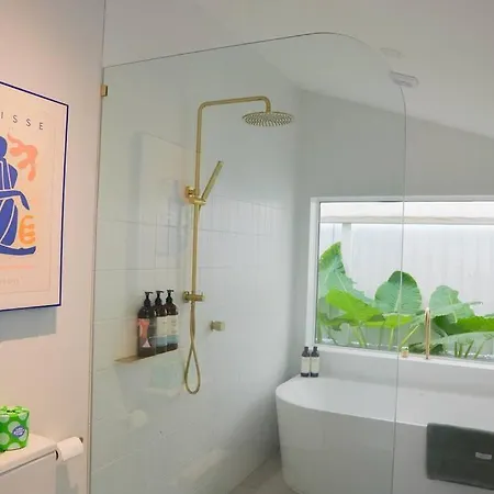 Villa Springhill Retreat - Inner-city, Pool + Sauna Brisbane