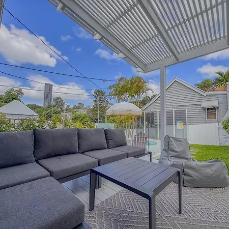 Villa Springhill Retreat - Inner-city, Pool + Sauna Brisbane