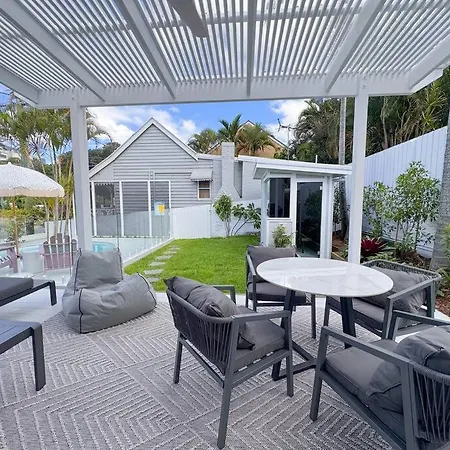 Villa Springhill Retreat - Inner-city, Pool + Sauna