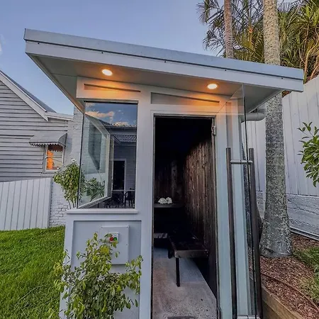 Villa Springhill Retreat - Inner-city, Pool + Sauna Brisbane