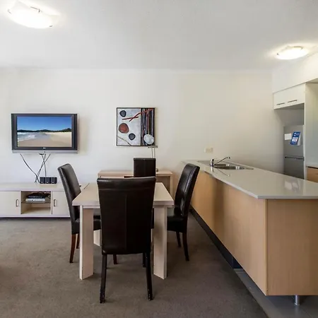 Level 18 Cbd 2 Bed Car Pool