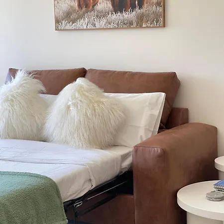 Top-floor Luxe In The Free Parking, Pool, Gym, Wifi *
