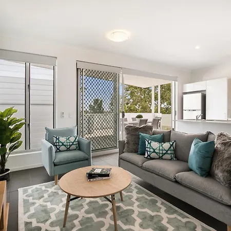 Spacious With Generous Entertaining Apartment