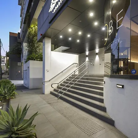 Apartment Sleek With Parking And Balcony