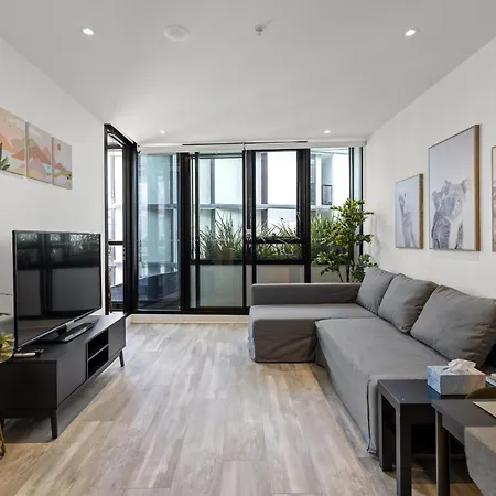 Apartment High-rise 1-bed With Pool, Gym And Parking