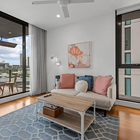 Cityscape 2-bed With Pool, Gym & Secure Parking Apartment