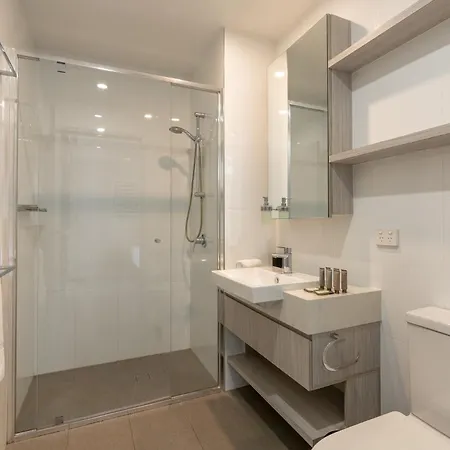 Location 2-bed With Gym Pool 7-min From Cbd *
