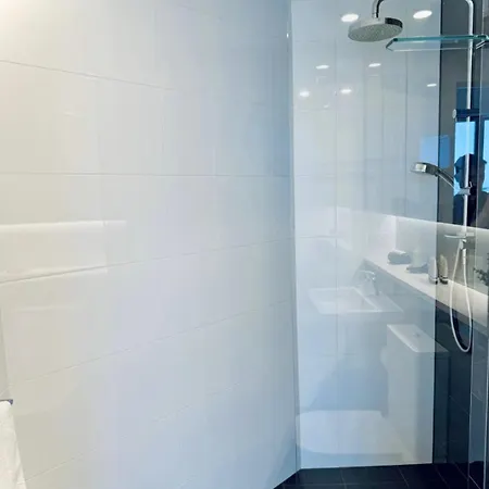 Luxury - Skytower L26 Apartment