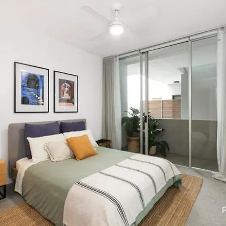 Indigo On Oxford Street - Riverside Two Bedroom Apartment