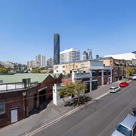 Cozy Loft Style Apartment Brisbane