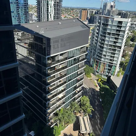 Prime Location South Retreat *