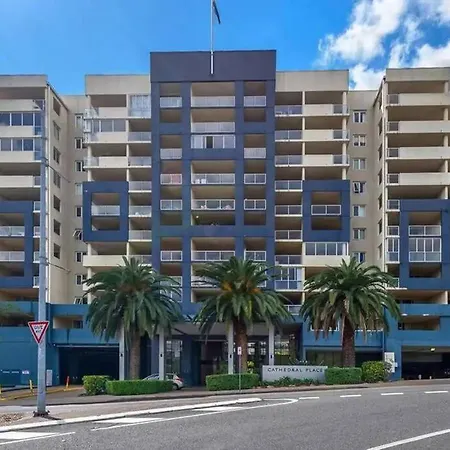 Retro Chic Vibes, Tropical Pool & Prime Location * Brisbane