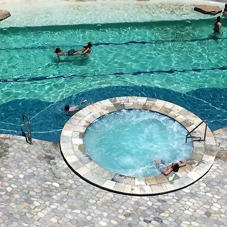 Retro Chic Vibes, Tropical Pool & Prime Location Apartment