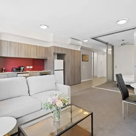 The Capitol - Prime Location Studio With Pool & Parking *