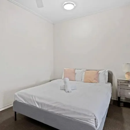 The Capitol - Prime Location Studio With Pool & Parking Apartment *