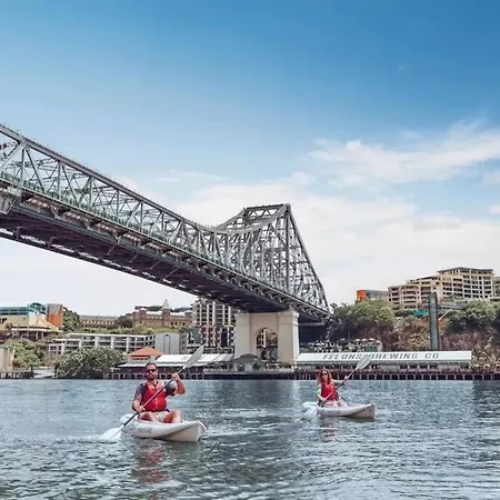 The Capitol - Prime Location Studio With Pool & Parking Brisbane