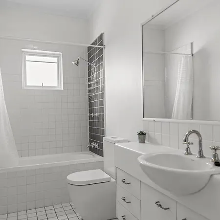 Urban Getaway 1bed 1bath 1car Balcony - 15 Mins Cbd Brisbane