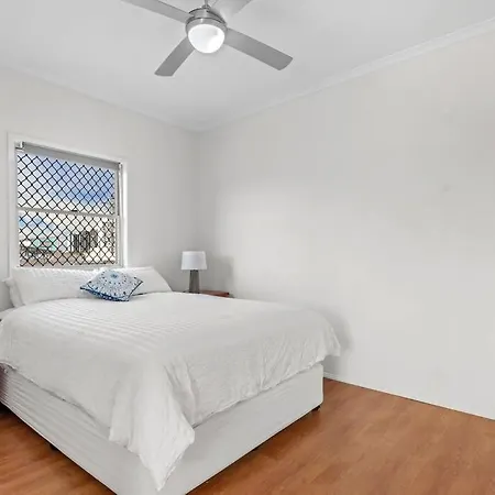 Urban Getaway 1bed 1bath 1car Balcony - 15 Mins Cbd Apartment