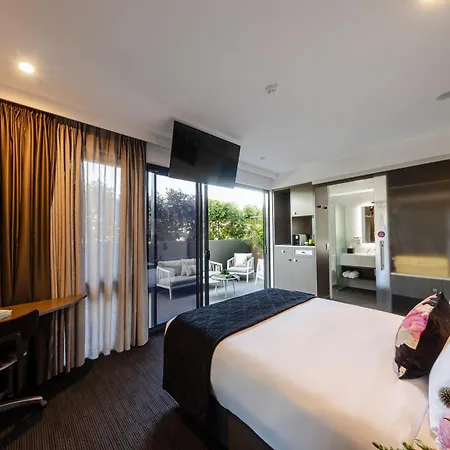 Sage Street 5*