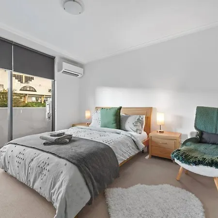 Superb 2bed 2bath 1car Views Cbd *