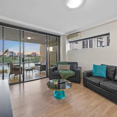 Apartment Superb 2bed 2bath 1car Views Cbd
