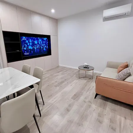 Villa Modern Comfort In Macgregor Brisbane