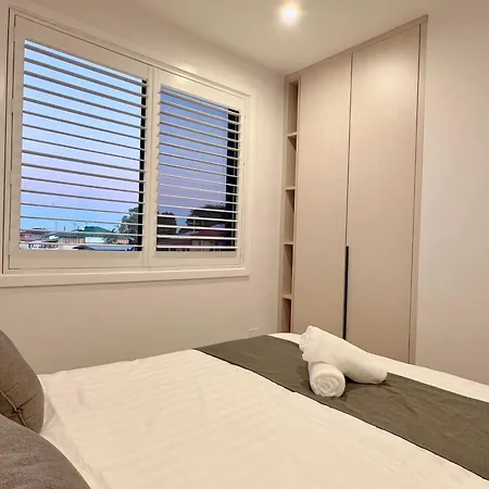 Villa Modern Comfort In Macgregor Brisbane