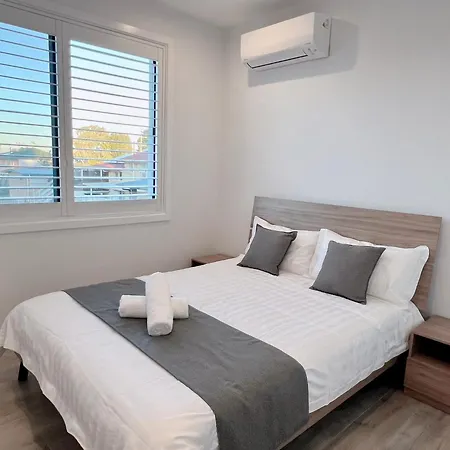 Modern Comfort In Macgregor Villa Brisbane