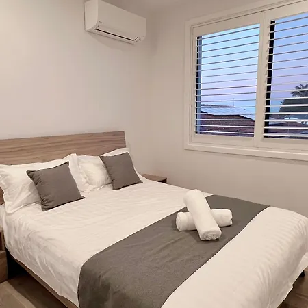 Modern Comfort In Macgregor Villa