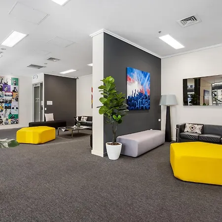 Apartment Spacious 2-bed With Pool Close To Cbd