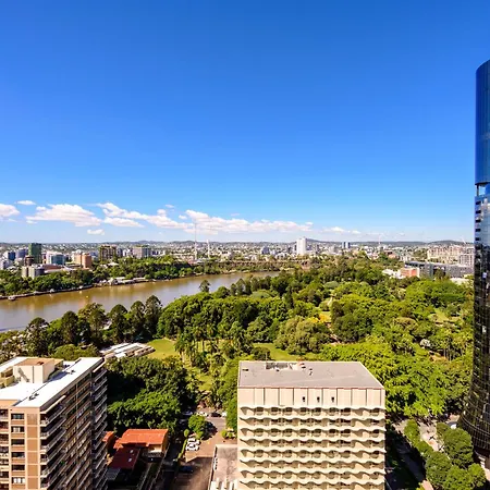 Urban Elegance Stunning River Views From 26th Fl *