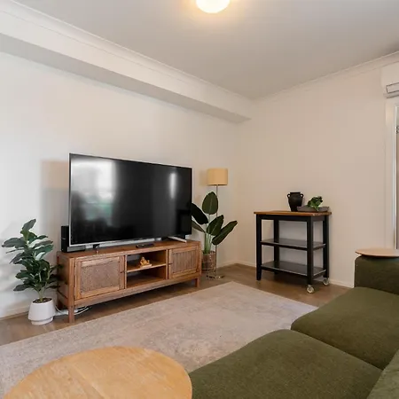Tranquil 2-bed Inner City Retreat With Parking * Brisbane