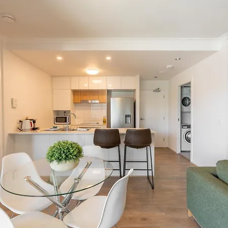 Tranquil 2-bed Inner City Retreat With Parking Apartment *
