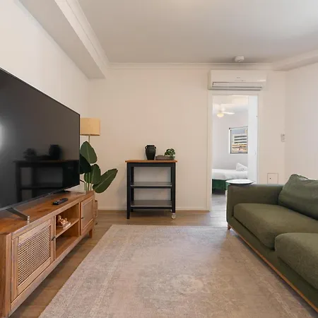 Tranquil 2-bed Inner City Retreat With Parking Apartment Brisbane