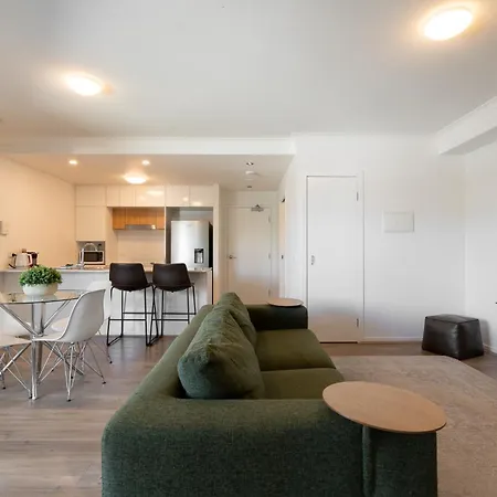 Apartment Tranquil 2-bed Inner City Retreat With Parking *