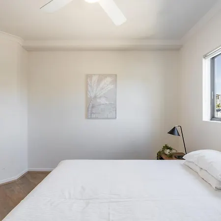 Tranquil 2-bed Inner City Retreat With Parking * Brisbane