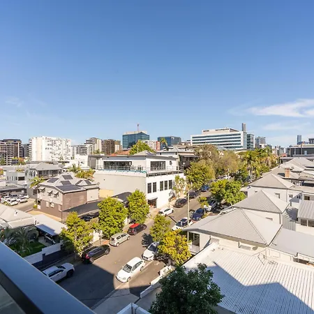 Tranquil 2-bed Inner City Retreat With Parking Apartment *