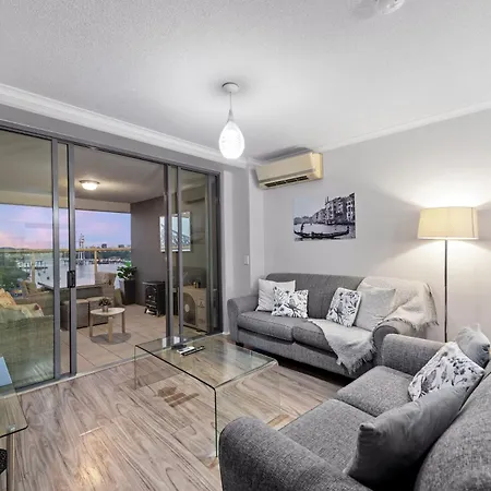 Spectacular Riverside Apartment