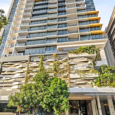 2br In South With Spectacular River View Apartment