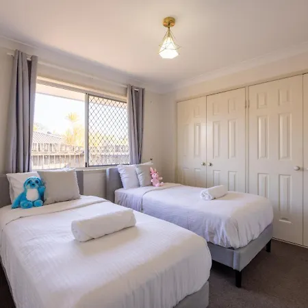 Holiday home 4 Beds Family House At Sunnybank Hills Brisbane