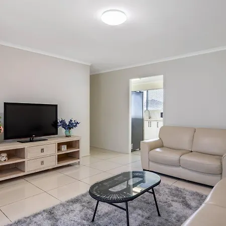 Holiday home 5 Mins To Mall Convenient 4br At Sunnybank Brisbane
