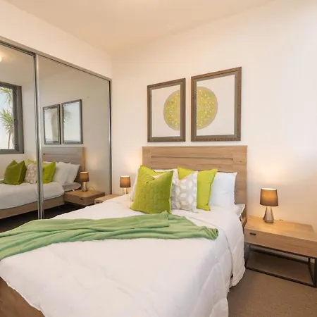 One Bed At Southbank With Rooftop Pool And Carpark Apartment Brisbane