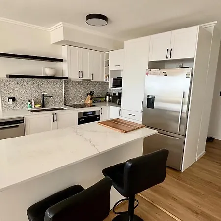 The Summit - Spacious 9th Floor * Brisbane