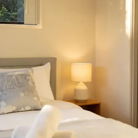 3bd Townhouse Close To Shops, Transport With Carpark Holiday home Brisbane