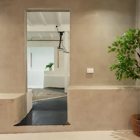 Contemporary 2-bedroom With Movie