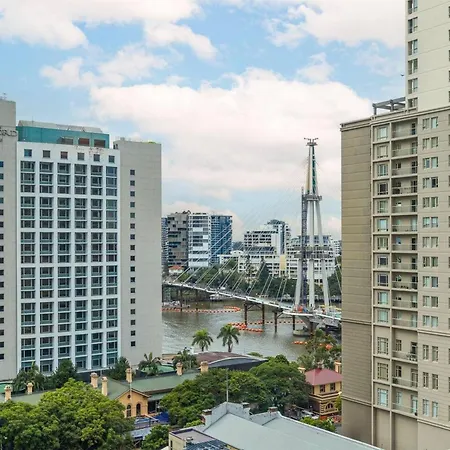 Parking 2br Apartment *