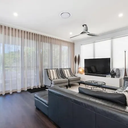 Balmoral House Retreat Pool & Hotel Brisbane
