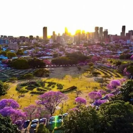 Apartment Springhill Close To Cbd 2b1b And Parking M3